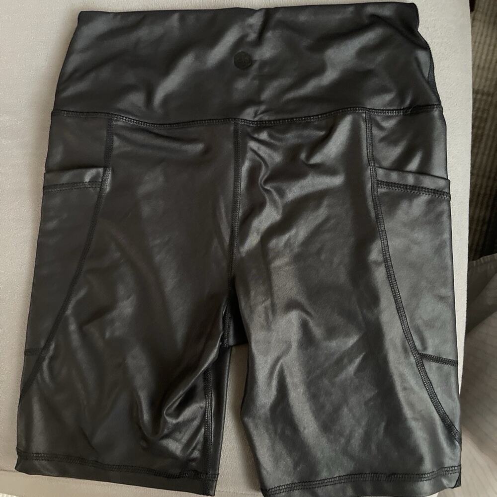 Women’s Black Solid Faux Leather Look Biker Shorts Stretch Pockets Size S